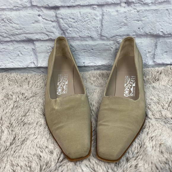 Salvatore Ferragamo Summer Pumps Size 9 - Picture 2 of 7